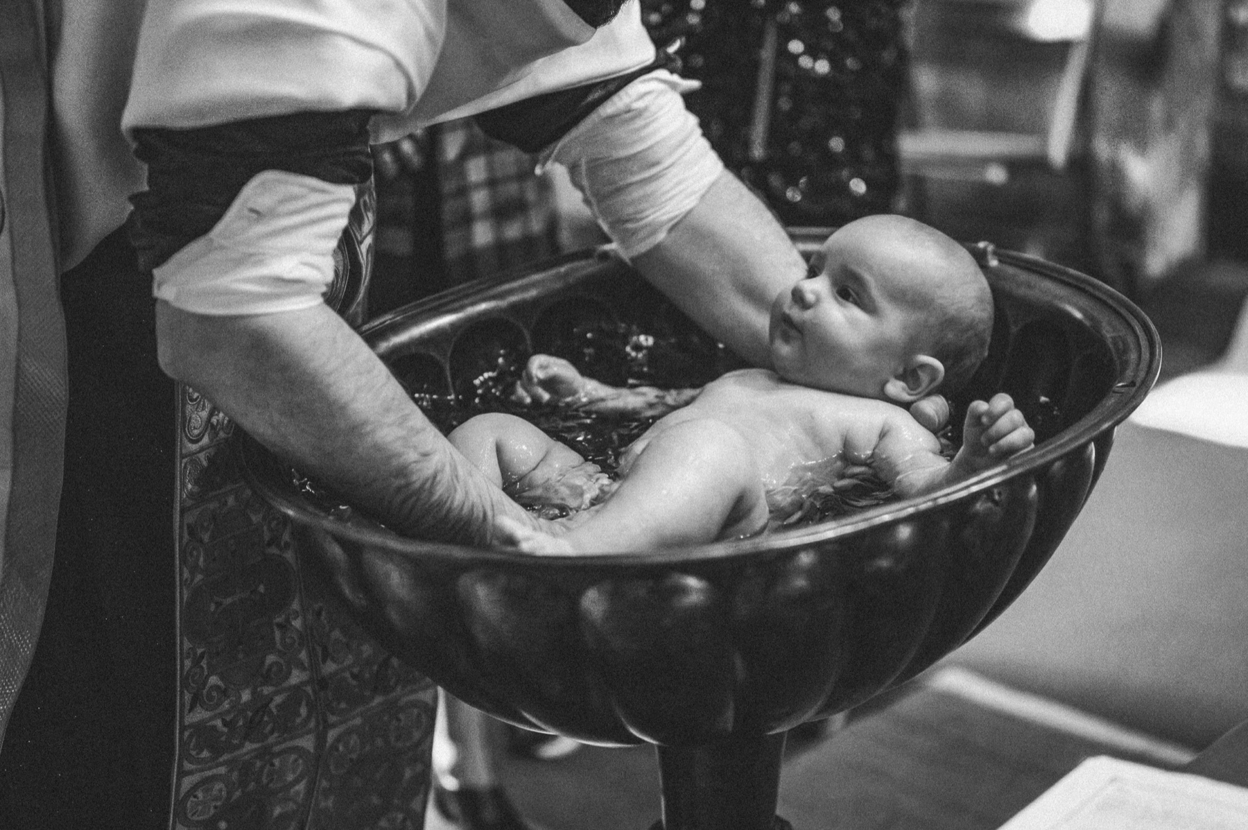 Fotograf botez București, moment natural de familie